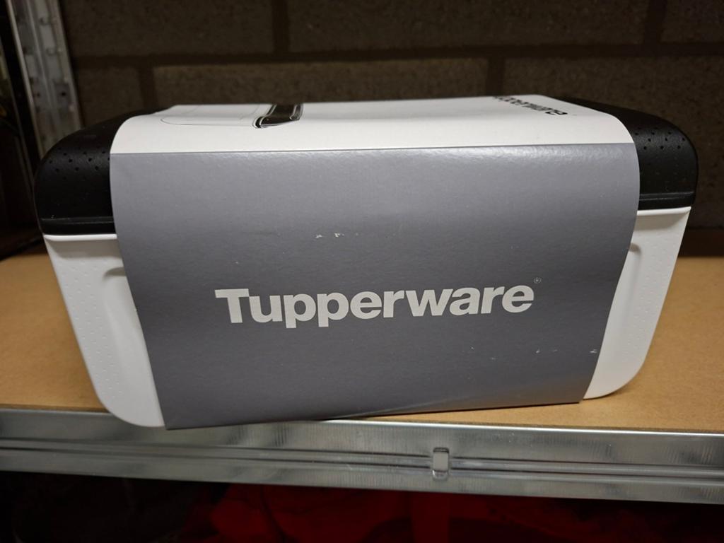 Tupperware breadsmart junior, Huis en Inrichting, Keuken | Tupperware, Ophalen of Verzenden, Nieuw, Wit, Bus of Trommel