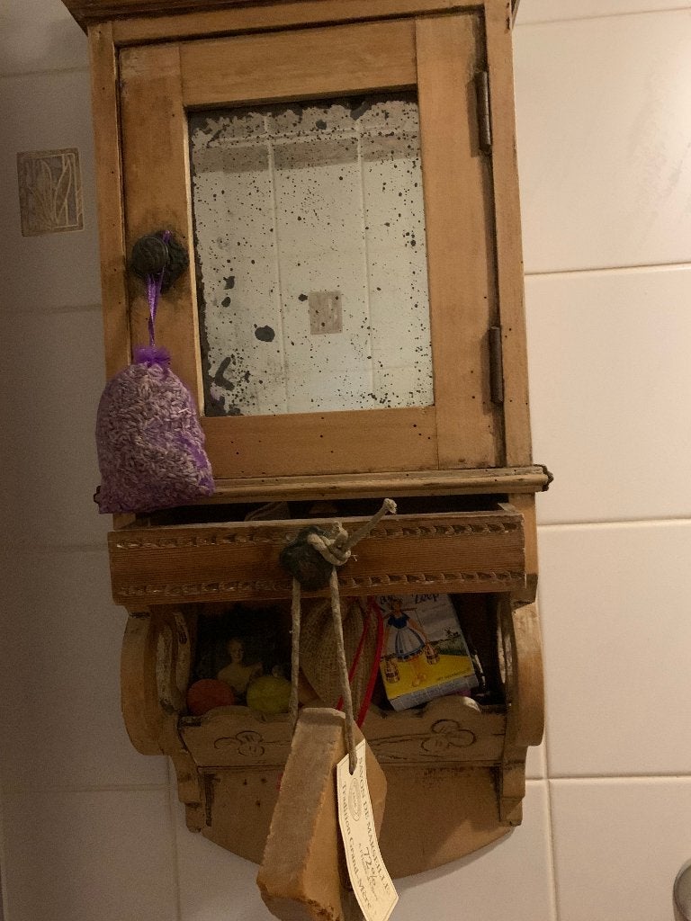 TOILETKASTJE, Ophalen