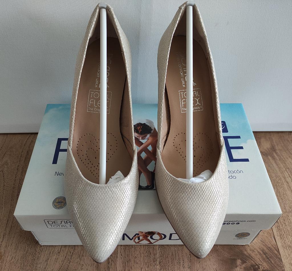 Pumps Desireé mt 40, Kleding | Dames, Pumps, Overige kleuren, Nieuw, Ophalen of Verzenden