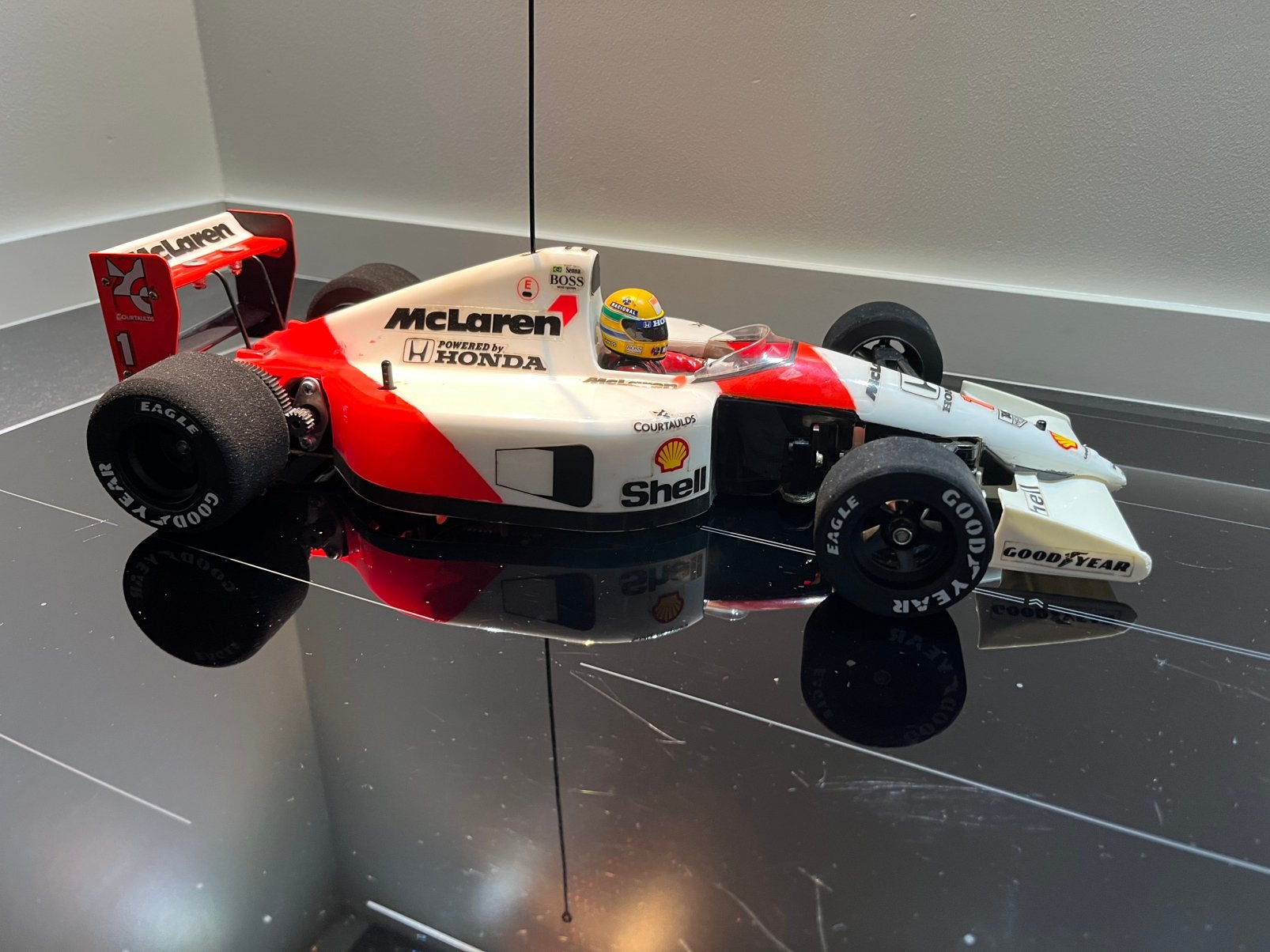 Tamiya mp4/6 Ayrton Senna, Elektro, Gebruikt, Ophalen of Verzenden, Schaal 1:10