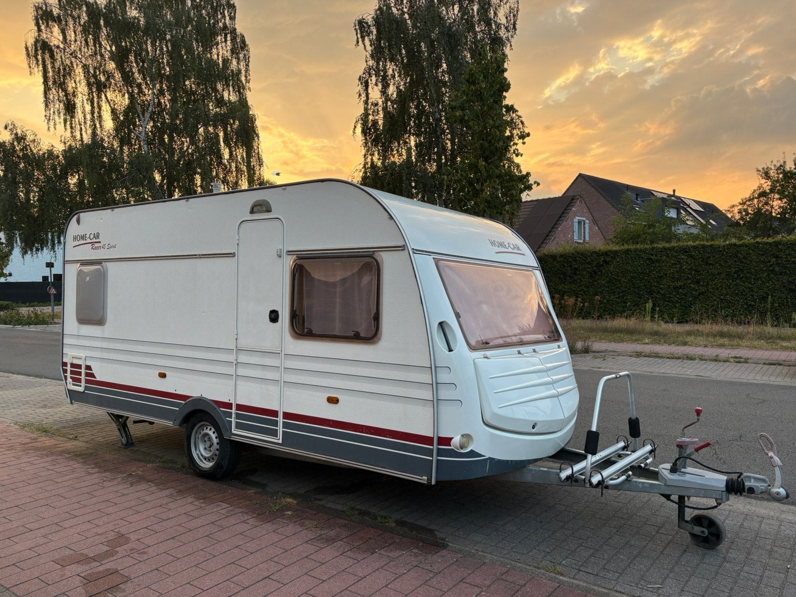 Homecar racer 45, Home-car, Rondzit, Koelkast, Frans bed