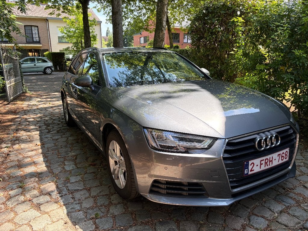 Audi A4 Avant (2019), 4 cilinders, 1984 cc, A4, https://public.car-pass.be/verify/3972-8559-4323
