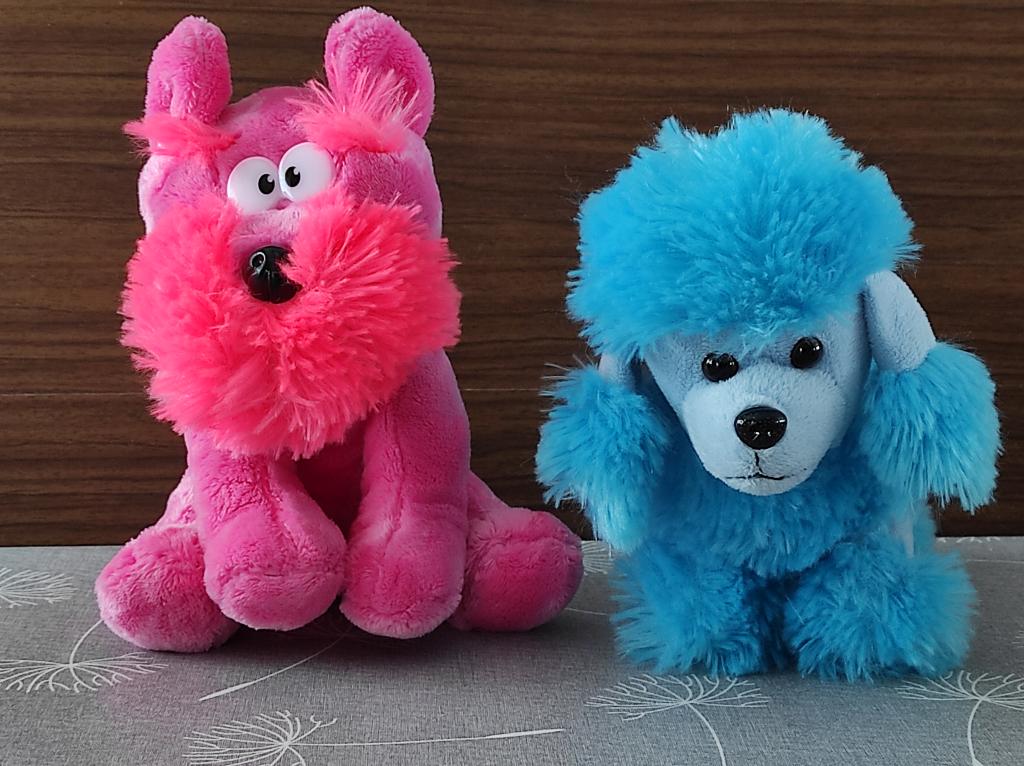 twee knuffels van honden, Kinderen en Baby's, Speelgoed | Knuffels en Pluche, Ophalen of Verzenden, Zo goed als nieuw, Roze, Hond