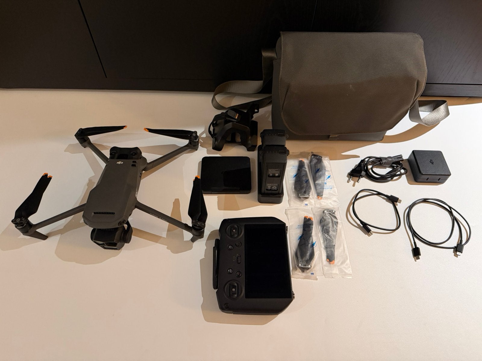 DJI MAVIC 3 PRO FMC+RC PRO controller (garantie)  gebruikt, TV, Hi-fi & Vidéo, Drones, Retour au point de départ, Qualité supérieure