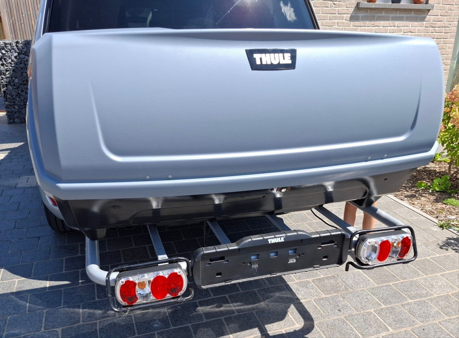 Trekhaakkoffer/Bagagebox Thule BackUp900 + onderstel te huur, Autos : Divers, Coffres de toit, Enlèvement