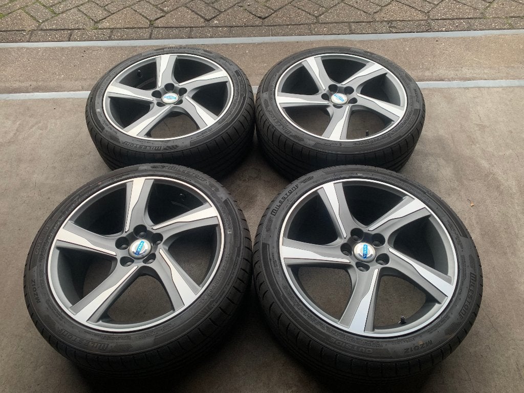 NIEUWE VOLVO V60 V70 S60 V50 IXION VELGEN + BANDEN 225 45 18, Enlèvement ou Envoi, Neuf
