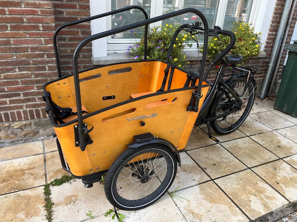 Vogue Superior 3 Deluxe elektrische bakfiets– slechts 552 km, Fietsen en Brommers, Ophalen, Zo goed als nieuw, 30 tot 50 km per accu