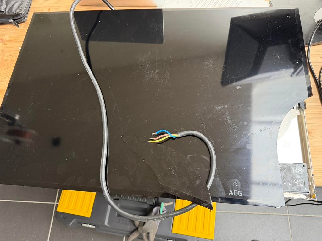 Plaque chauffante casser sur le bord reparable, Enlèvement, Comme neuf