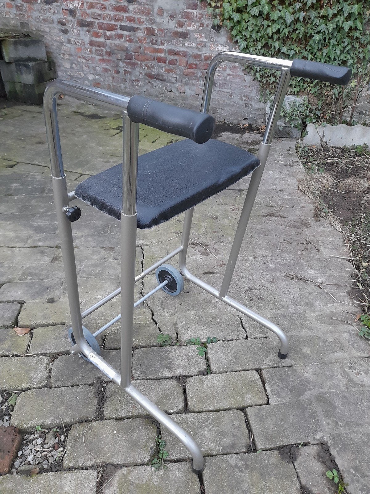 LOT  SPECIAL PMR nouvelle  prothese av fauteuil, Enlèvement ou Envoi