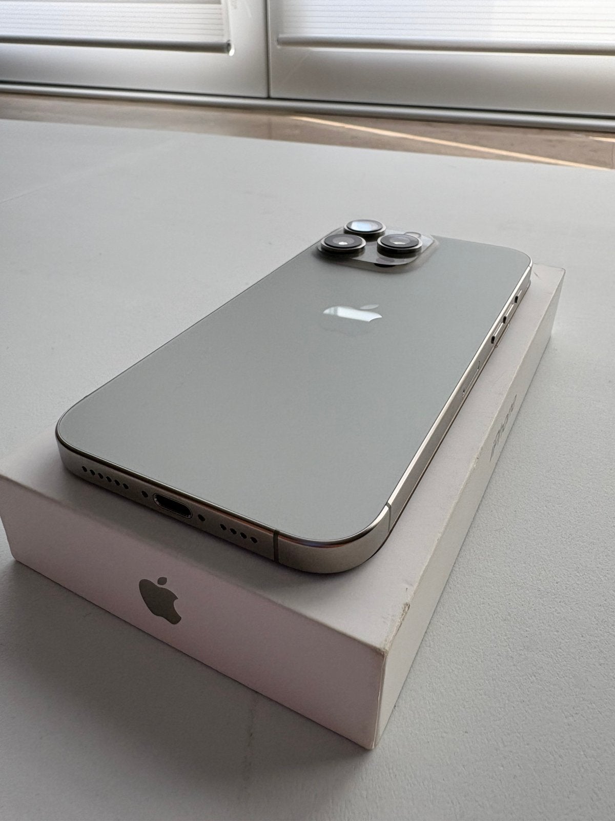 iPhone 16 Pro Max 256 GB, Telecommunicatie, Ophalen, Zo goed als nieuw