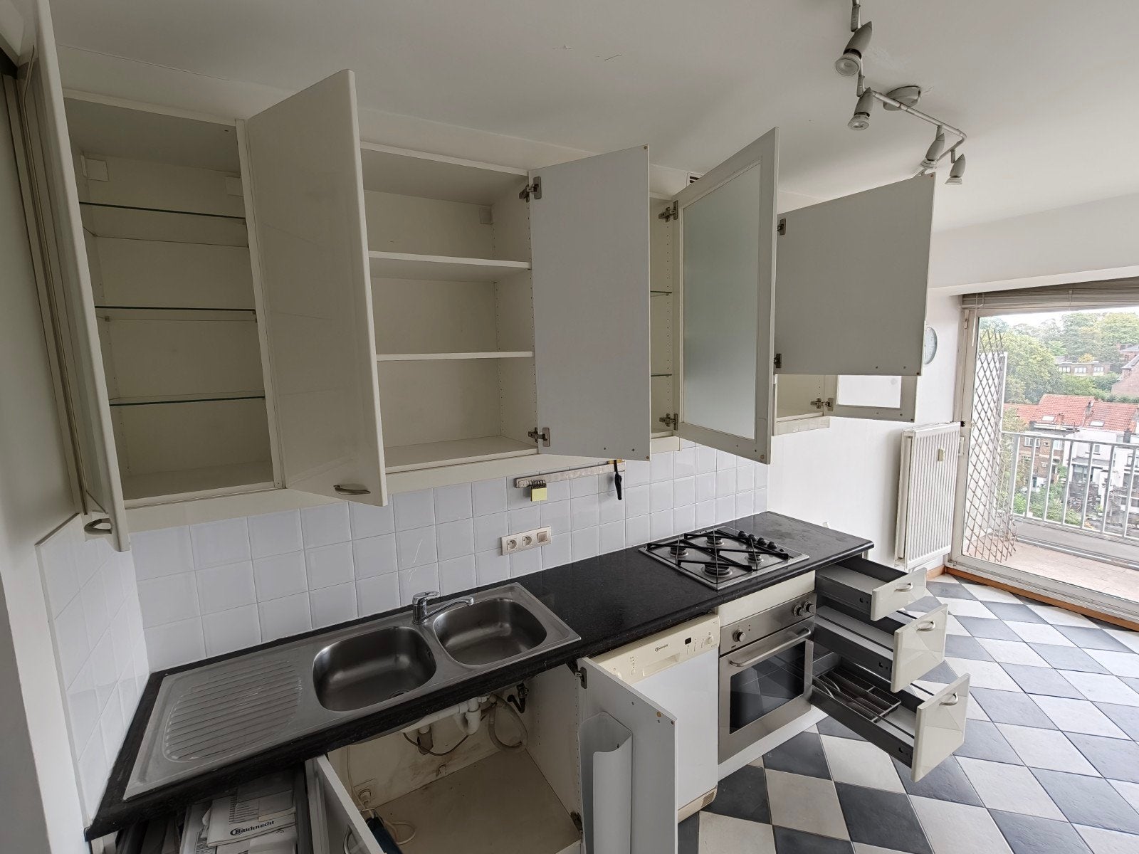 Cuisine à démonter et enlever par vos soins, Granit ou Pierre, Enlèvement, Blanc, Cuisine à mur double