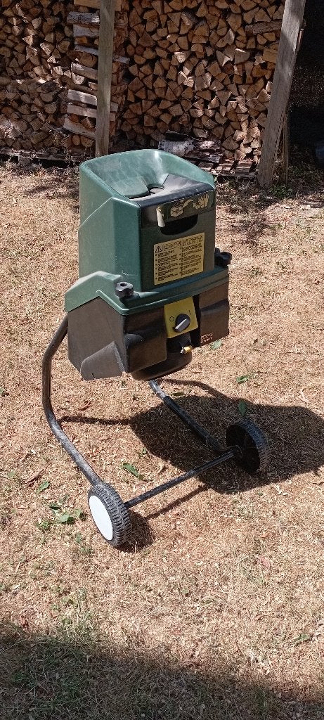 broyeur de branches, Jardin & Terrasse, Enlèvement, Utilisé, Black&Decker