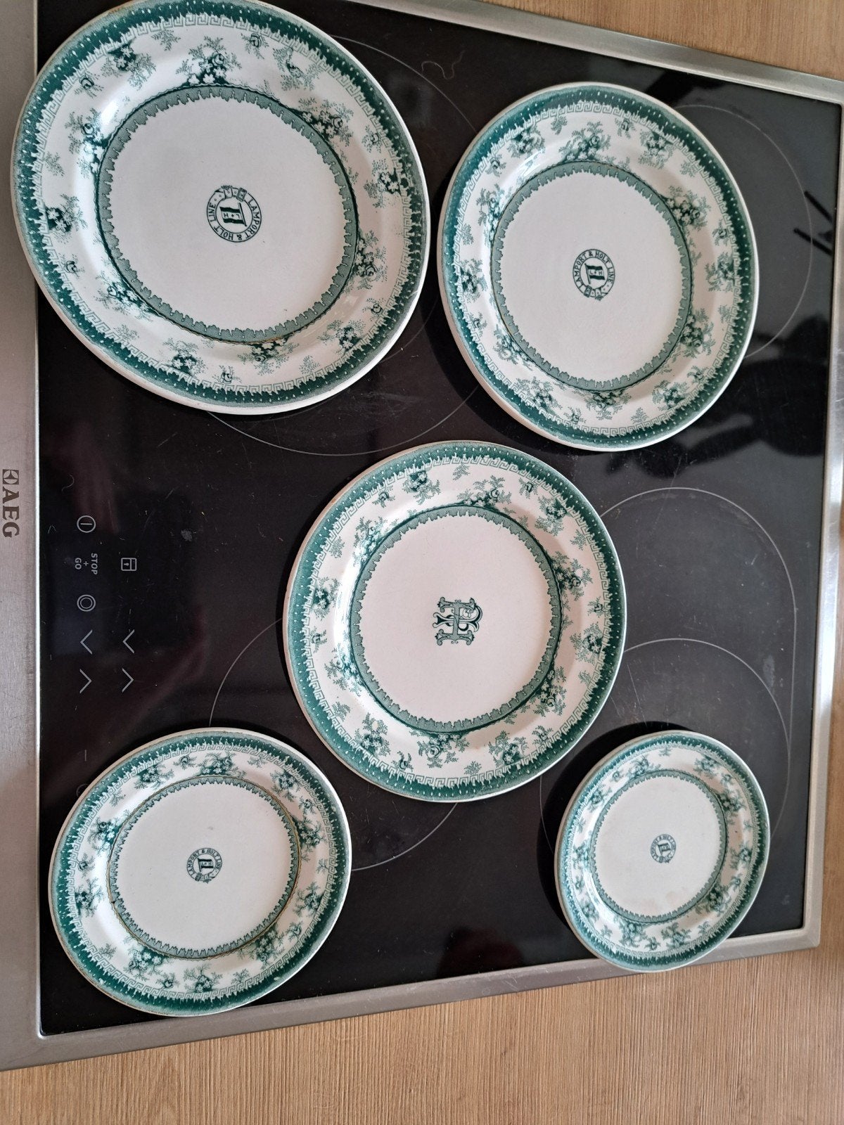 antieke borden John Maddock and sons , England, Ophalen