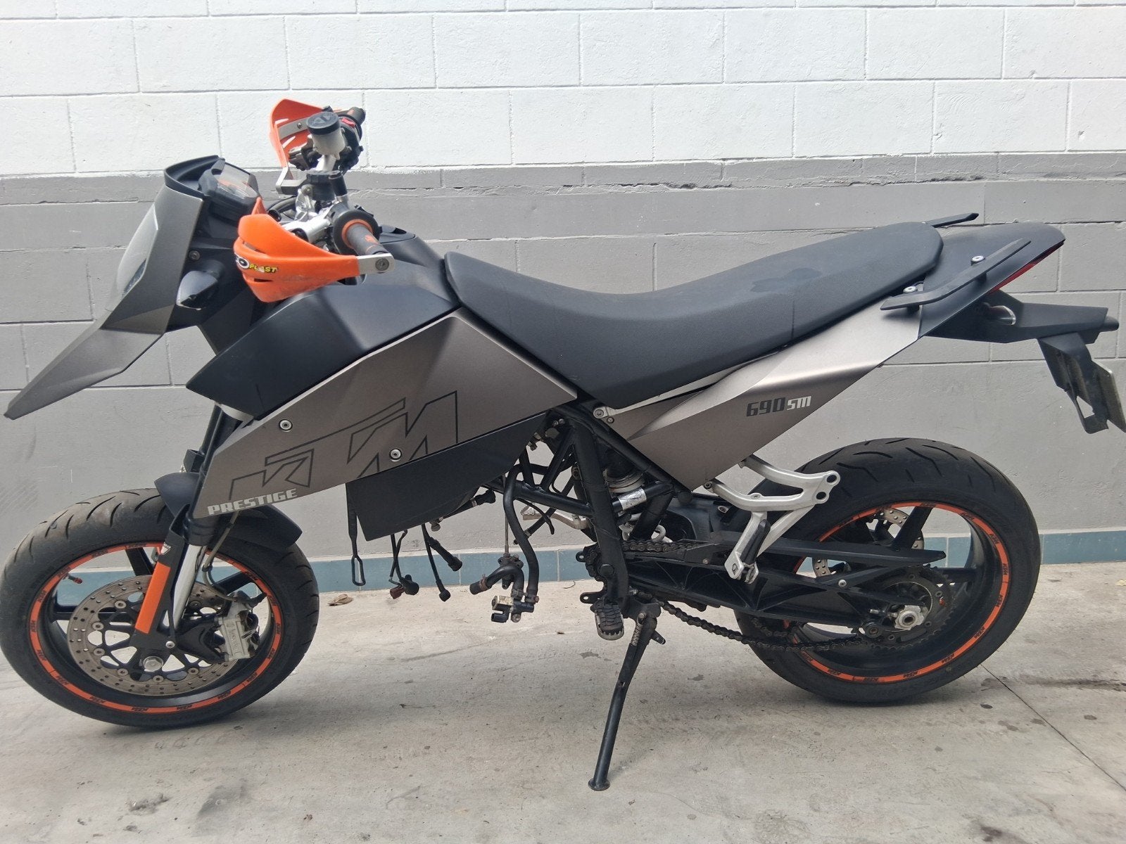 Ktm 690 2008  super bike pour pièces, Motos, Particulier