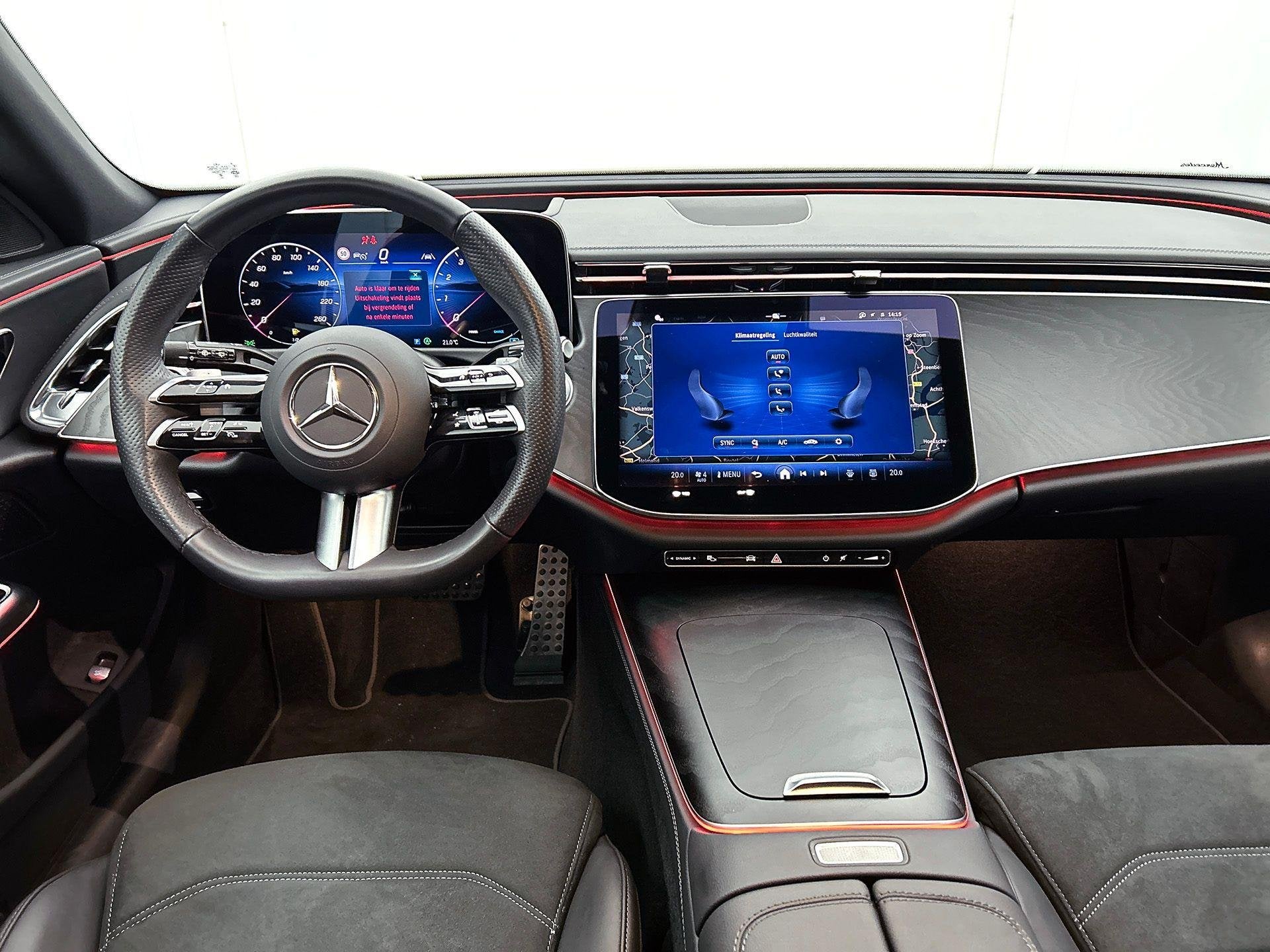 Mercedes-Benz E-Klasse 200 Break AMG Line Night Pack | Distr, Autos, Entreprise, 1905 kg, Entretenue par le concessionnaire, https://public.car-pass.be/vhr/f4c9e27d-2bfe-4199-b8c2-1d9aba92b8a8