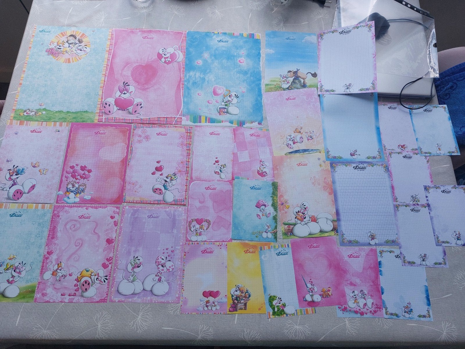 Pakket van 30 nieuwe diddl blaadjes, Hobby en Vrije tijd, Scrapbooking, Ophalen