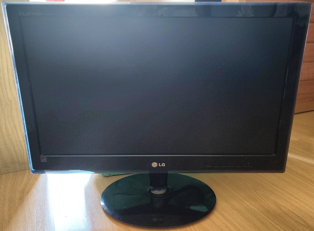 22" PC monitor LG E2240TT, Computers en Software, Monitoren, Ophalen, 3 tot 5 ms, LG, 60 Hz of minder
