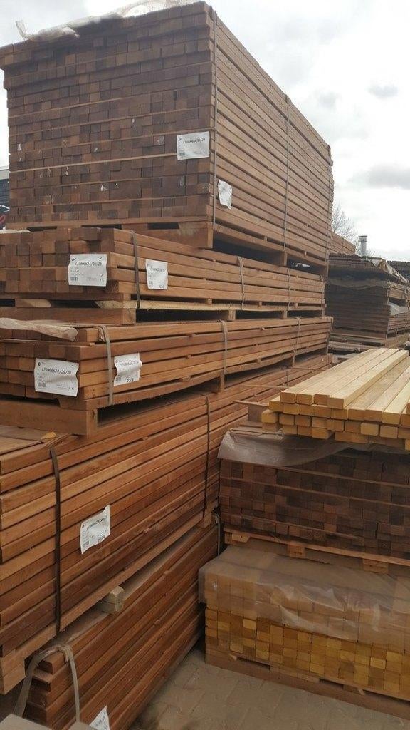 POUTRES EN BOIS DUR RABOTÉES DE 40 X 60 MM. VENTE, Bricolage & Construction, Enlèvement, Neuf
