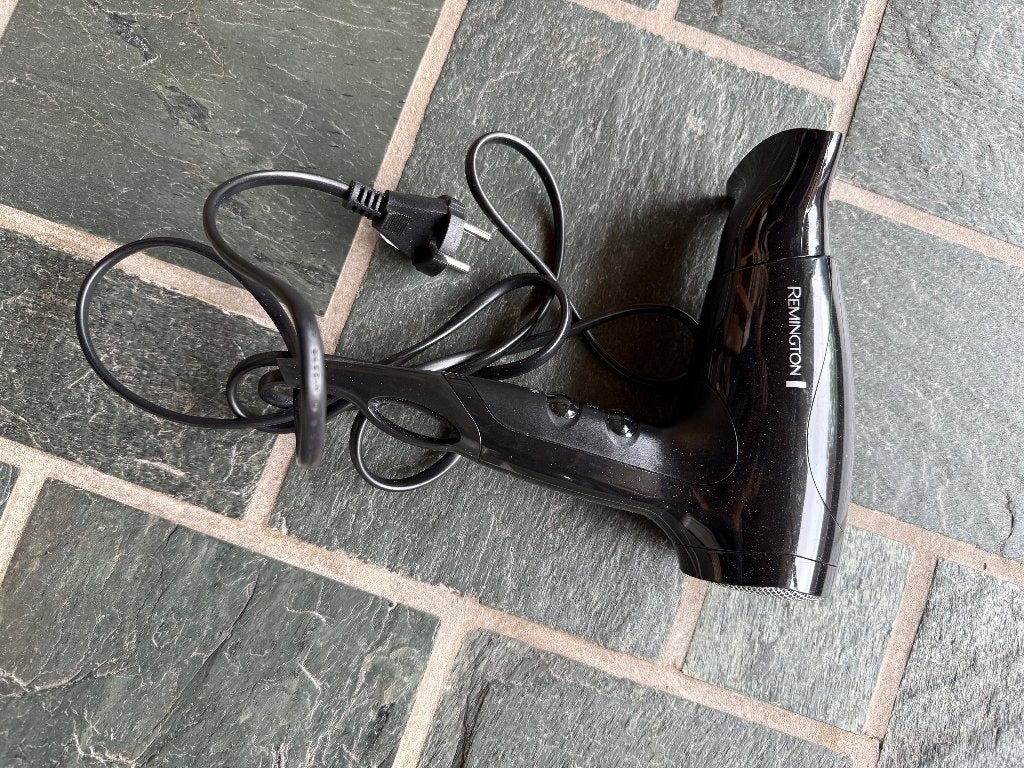 Sèche-cheveux compact Remington 1800W (Modèle D-5000) - Noir, Bijoux, Sacs & Beauté, Enlèvement ou Envoi, Utilisé, Sèche-cheveux