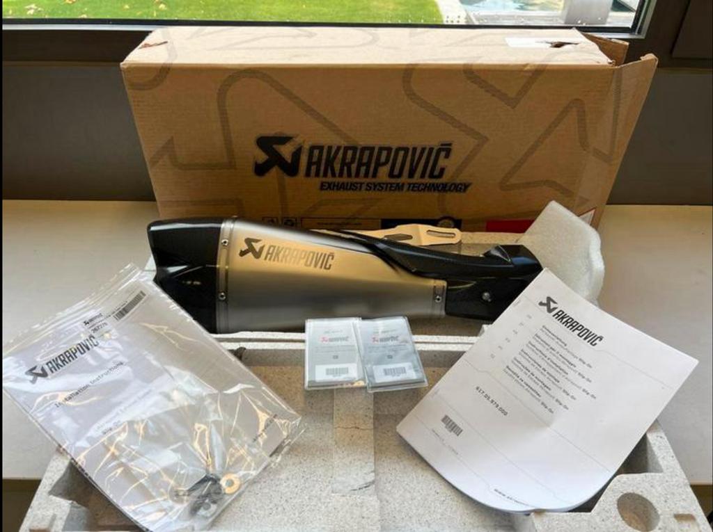 KTM Superduke 1290/1390R Akrapovic uitlaatdemper NIEUW!!, Motos, Accessoires | Autre, Enlèvement ou Envoi, Comme neuf