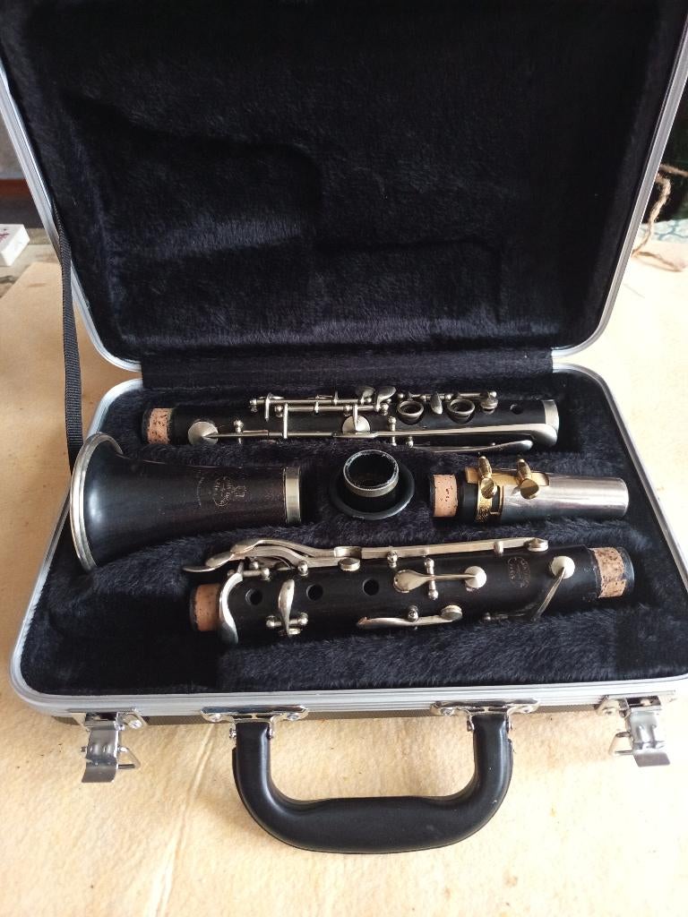 Bb klarinet, Muziek en Instrumenten, Bes-klarinet, Ophalen of Verzenden, Zo goed als nieuw, Met koffer