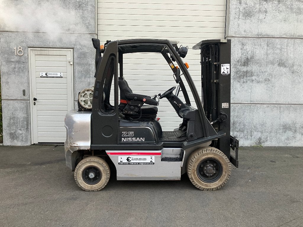 Heftruck Nissan 2,5ton gas, Enlèvement