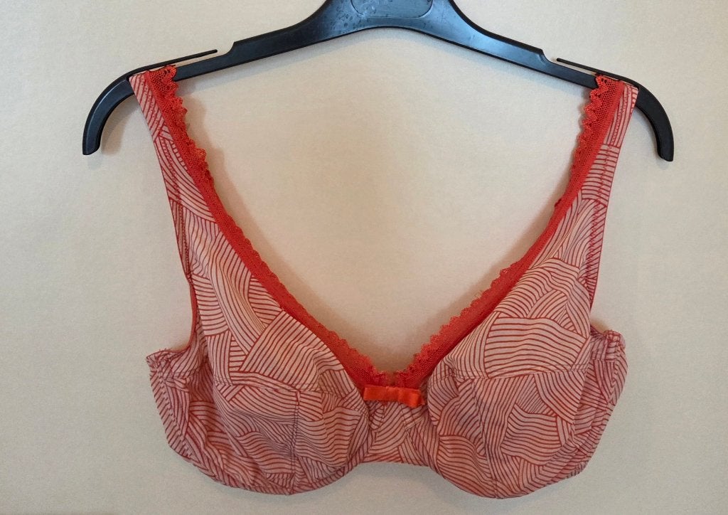 Lingerie set bestaande uit een BH+2 bijpassende Broekjes, Kleding | Dames, Ondergoed en Lingerie, Ophalen of Verzenden, Oranje
