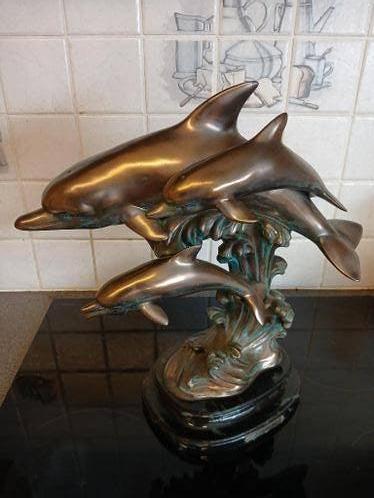 Beeld met dolfijnen, Ophalen, Gebruikt