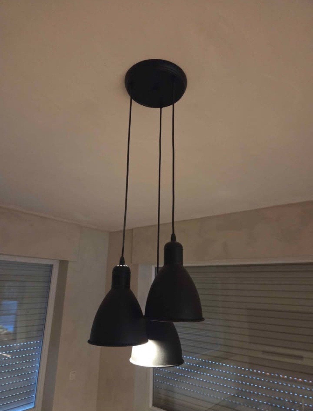 Lampes suspendues Eglo, Enlèvement