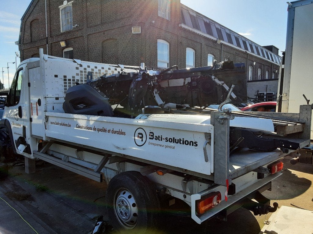 DIVERS DIVERS Peugeot Boxer (U9) (01-2006/12-2023), Kontakt-peugeot@peugeot.com, Utilisé, Peugeot Deutschland GmbH, Bahnhofsplatz
65423  Rüsselsheim, DE
