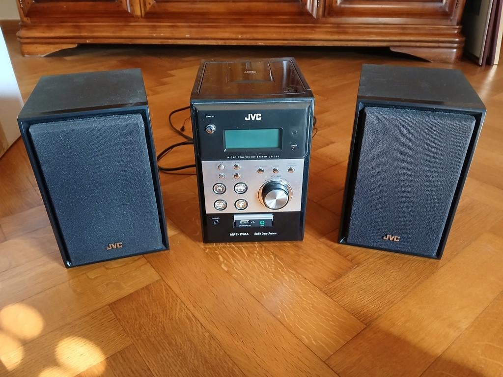 micro-chaîne JVC radio/CD/USB/MP3 + 2 enceintes 9W, Micro chaîne, Enlèvement ou Envoi, JVC, Utilisé