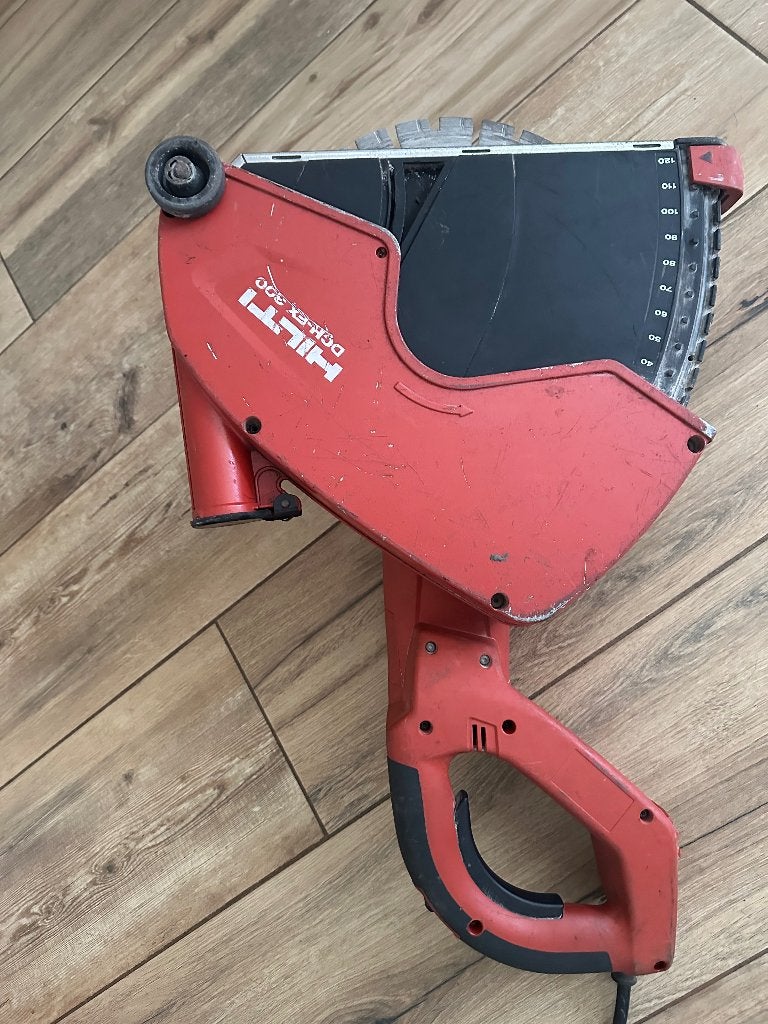 Tronçonneuse Hilti DCH 300, Enlèvement, Utilisé
