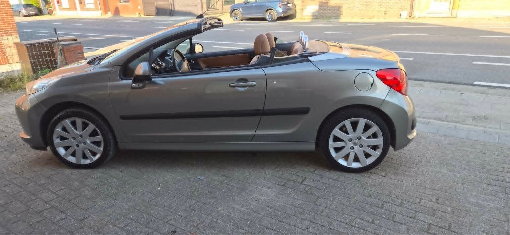 PEUGOET 207 CABRIOLET 1.6 BENZINE IN ZEER GOEDE STAAT, Voorwielaandrijving, 4 zetels, 4 cilinders, Cabriolet