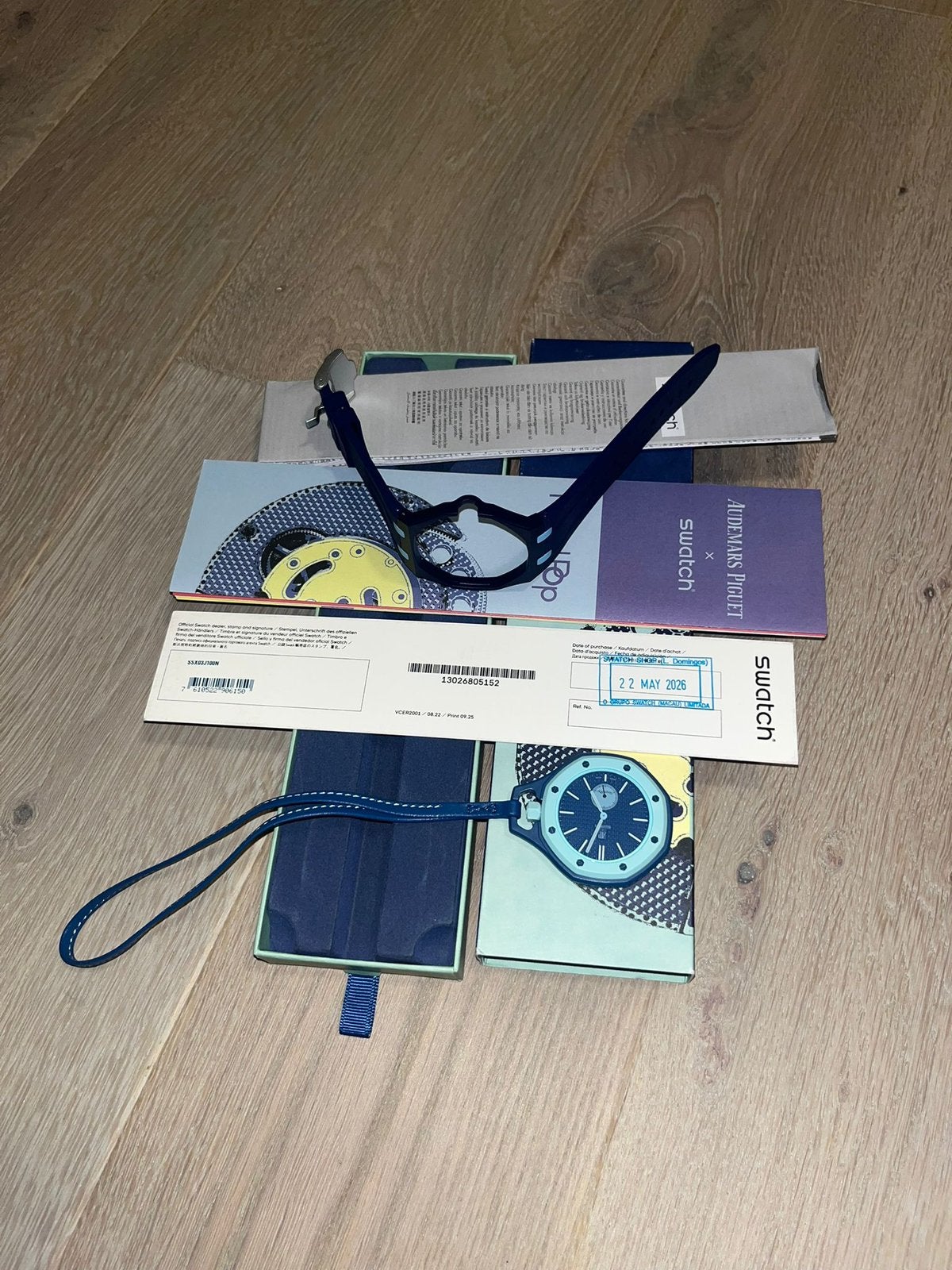 splinternieuwe en ongedragen Swatch x Audemars Piguet., Bijoux, Sacs & Beauté, Enlèvement ou Envoi, Neuf, Swatch