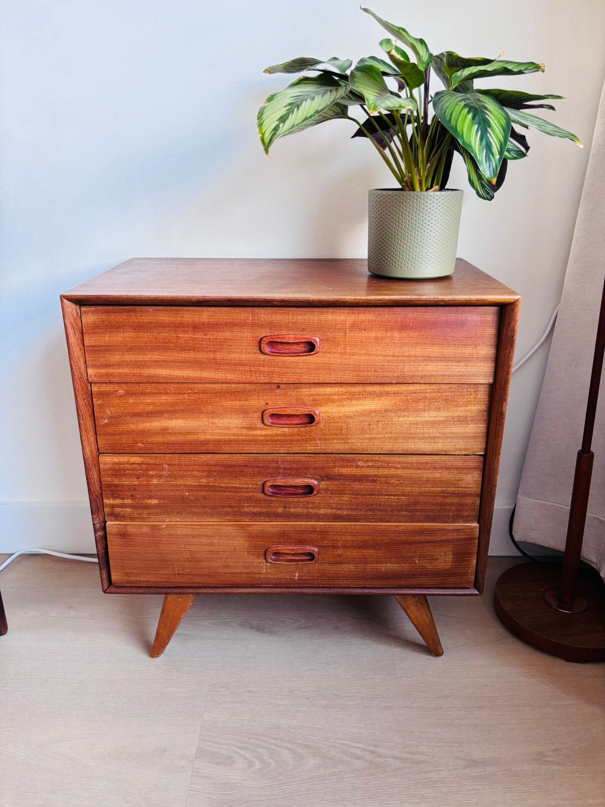 Vintage ladekast gemaakt van teak hout, Ophalen, 50 tot 100 cm, Zo goed als nieuw, 3 of 4 laden