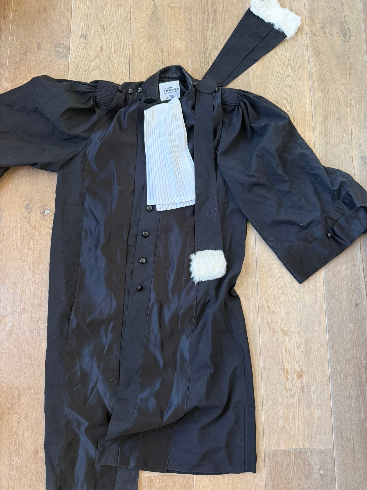 Zwarte Toga magistratuur (parket of rechtbank) van Linders), Ophalen, Zo goed als nieuw, Overige maten, Kleding