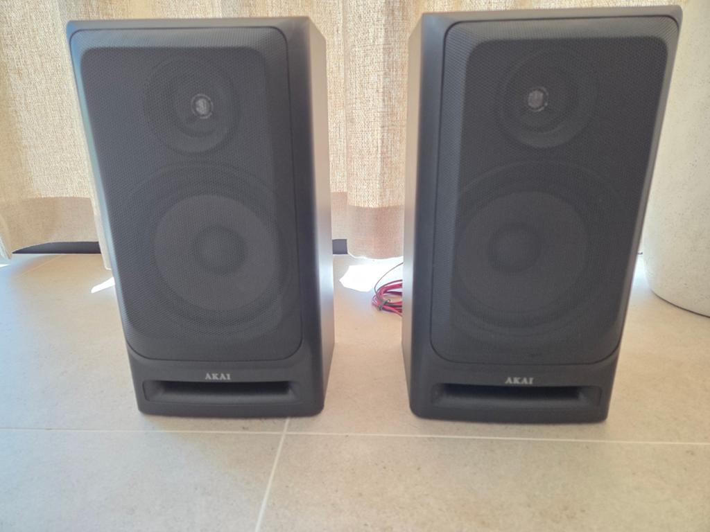 AKAI 50W luidsprekers, Gebruikt, Minder dan 60 watt, Front, Rear of Stereo speakers, Ophalen