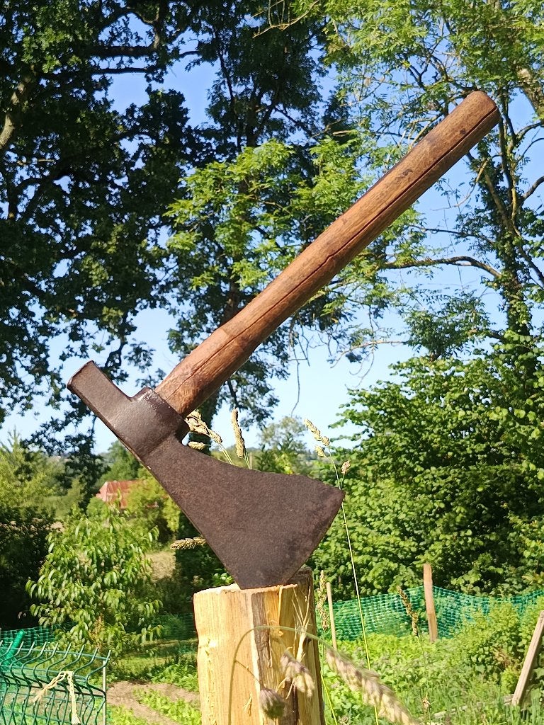 Oude bijl, Envoi