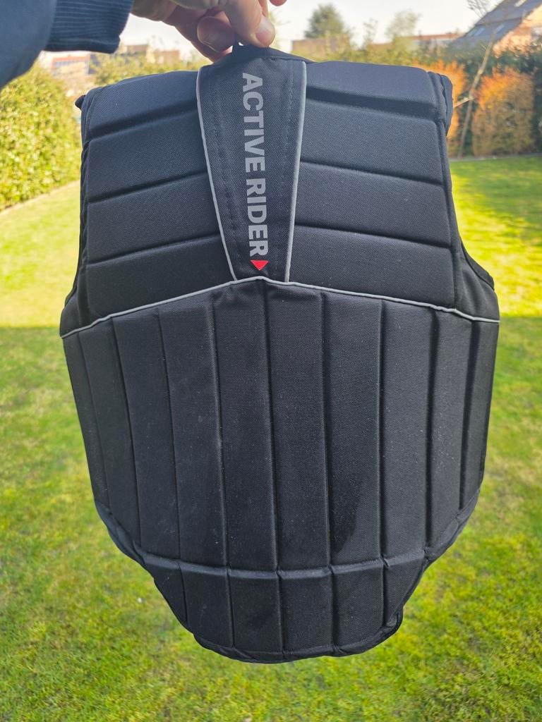 Bodyprotector active ride kids 12jaar. Aangedaan vanaf+-9 j, Enlèvement