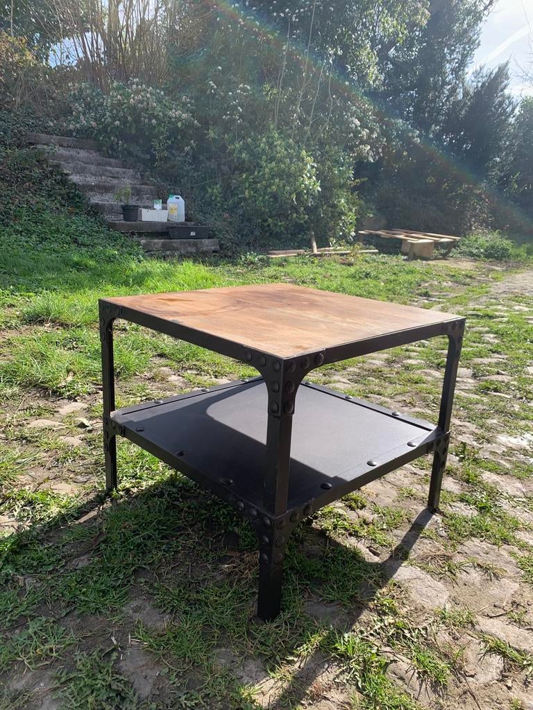 Massieve salontafel, Ophalen, Gebruikt, 50 tot 100 cm, 50 tot 75 cm