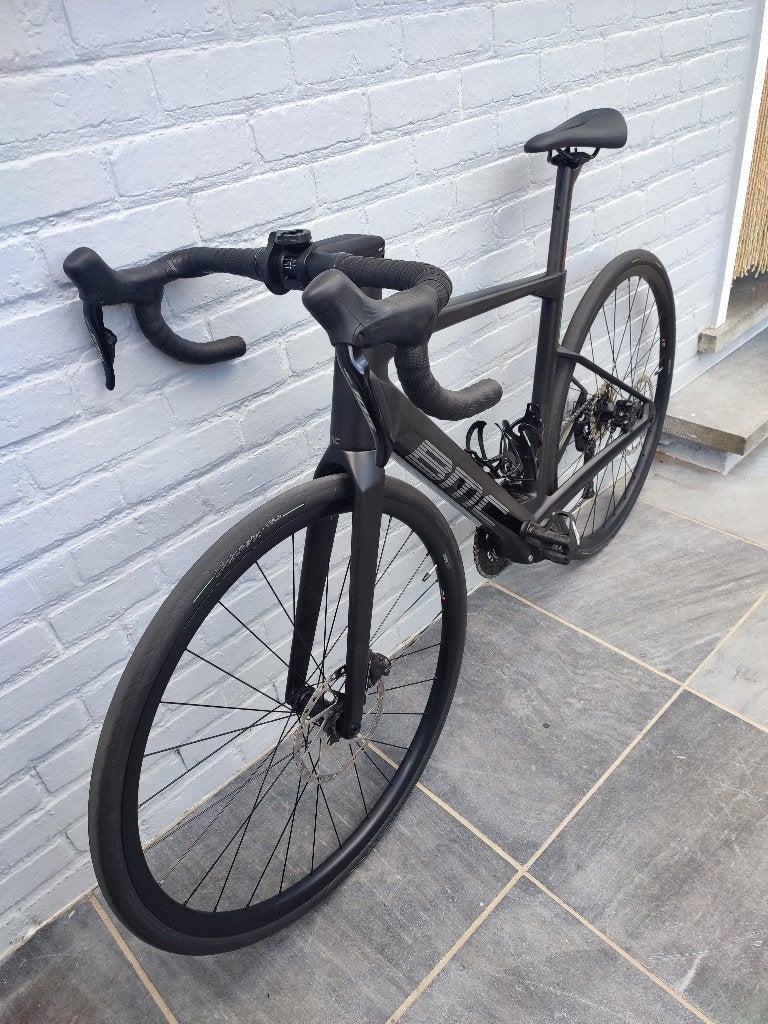 BMC  Roadmachine  électrique M 54 de 2025, Sports & Fitness, Enlèvement ou Envoi, Comme neuf