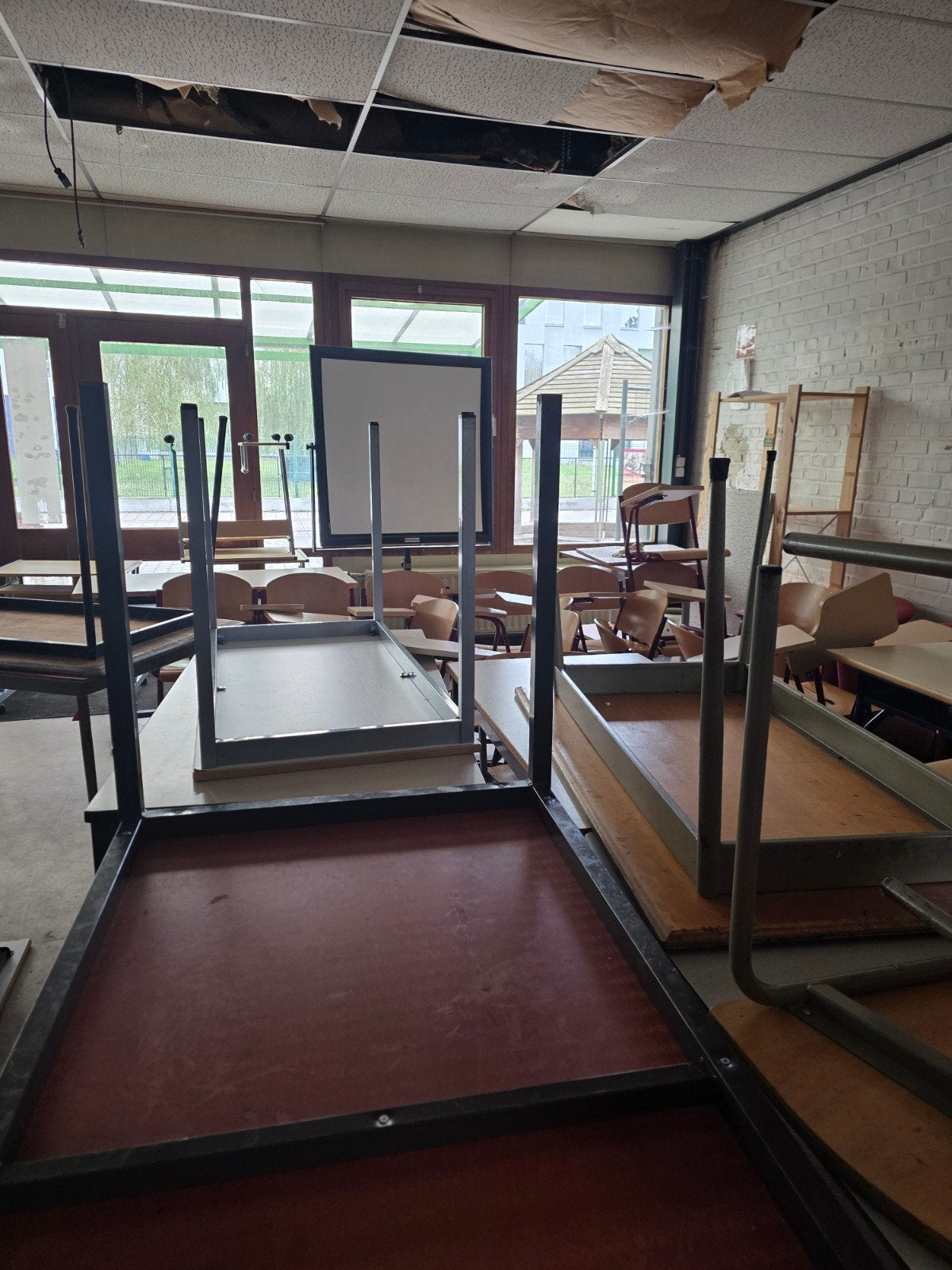Schoolbanken - Schoolstoelen - varia, Enlèvement, Utilisé