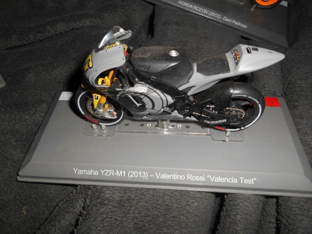 Yamaha YZR M1 2013 Valentino Rossi, Hobby en Vrije tijd, Modelbouw | Auto's en Voertuigen, Ophalen of Verzenden