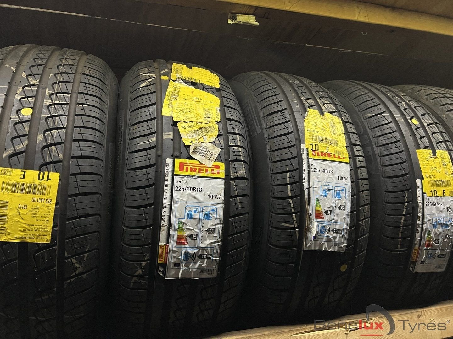 zomer 225/60R18 Pirelli P7 225/60/18 2256018 225/60 R18 300c, Auto-onderdelen, Banden en Velgen, Ophalen, 18 inch, -, -