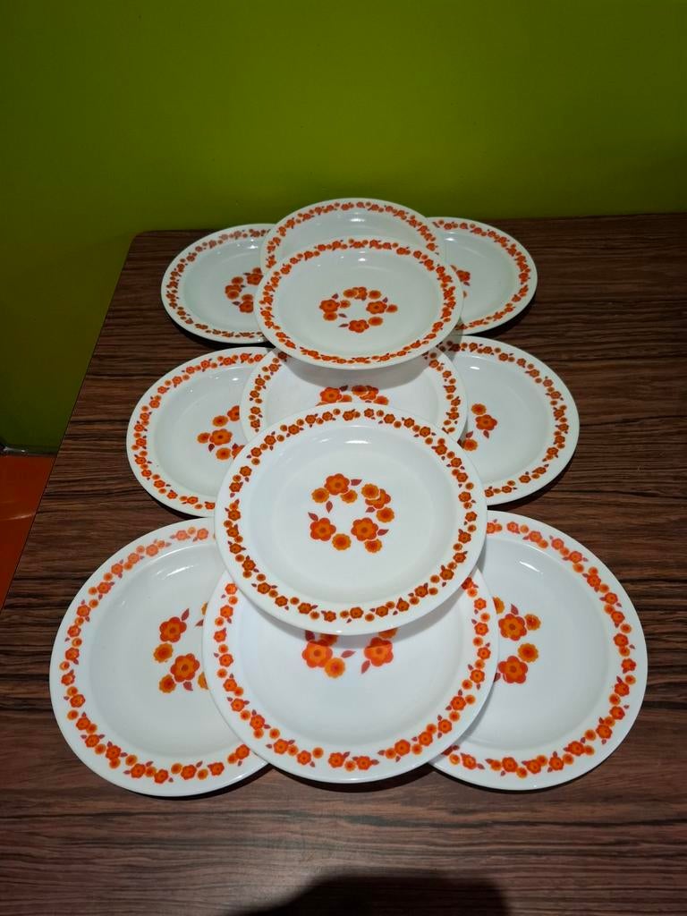 Assiettes à dessert Arcopal Lotus 11 pièces, comme neuves, Enlèvement ou Envoi