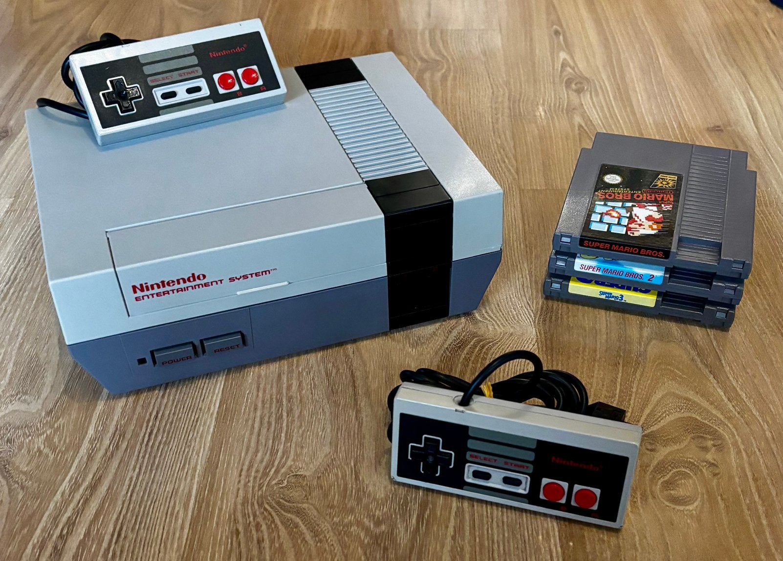 Nintendo Entertainment System (NES) + 3 Games, Games en Spelcomputers, Ophalen of Verzenden, Gebruikt, Met 2 controllers, Met games