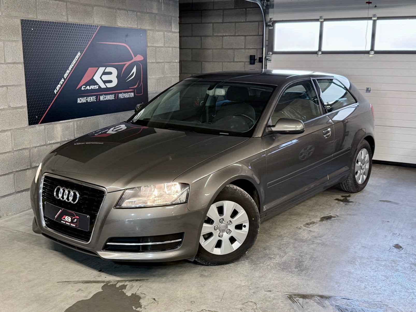 Audi A3 8P • 2011 • 185.000 Kms • 1.6 TDI, Autos, Capteur de stationnement, Entreprise, Noir, 4 cylindres