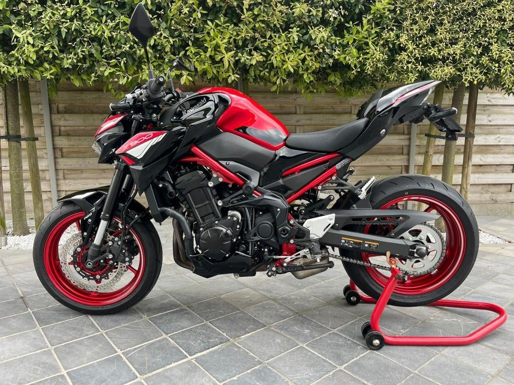 Kawasaki z900 7/2024**2900km**als nieuw!!*SC carbon uitlaat*, Motoren, Motorrijbewijs A, 948 cc, Bedrijf, LED Verlichting