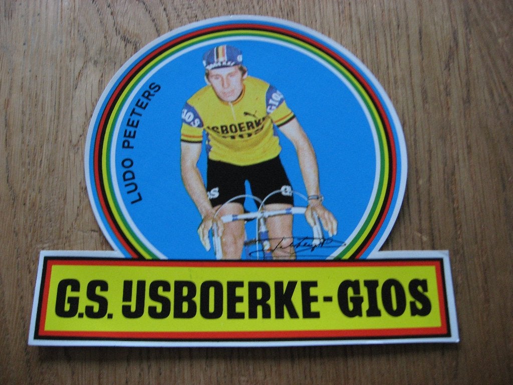 Sticker Ludo Peeters GS ijsboerke Gios Wielrenner 14,5 x 13, Verzamelen, Ophalen, Nieuw, Poster, Plaatje of Sticker