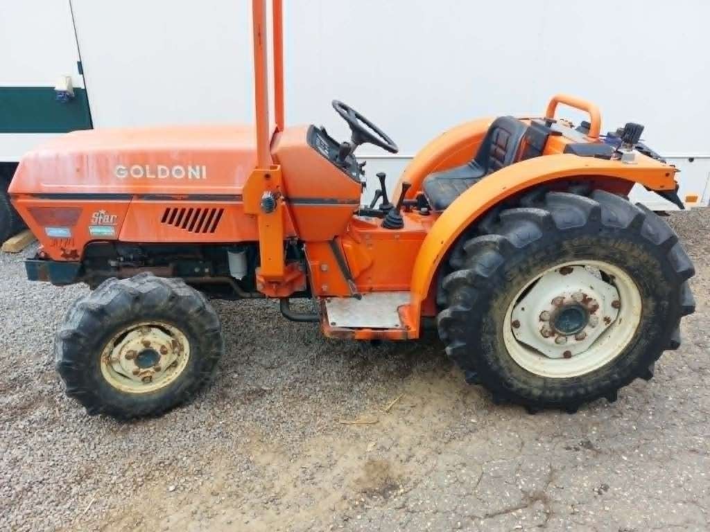 tractor goldoni, Enlèvement